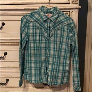 Women’s button up shirt